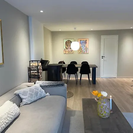 5 Star Sentral And Modern 3-bedroom Apartment, With Free Parking! Διαμέρισμα